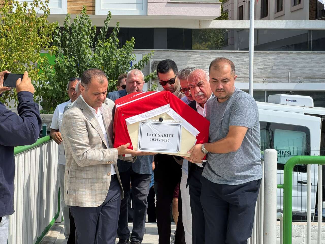Muğla, Latif Ağa’ya Veda Ediyor: Muğlaspor Tesislerinde Latif Sakıcı İçin Helallik Alındı 4